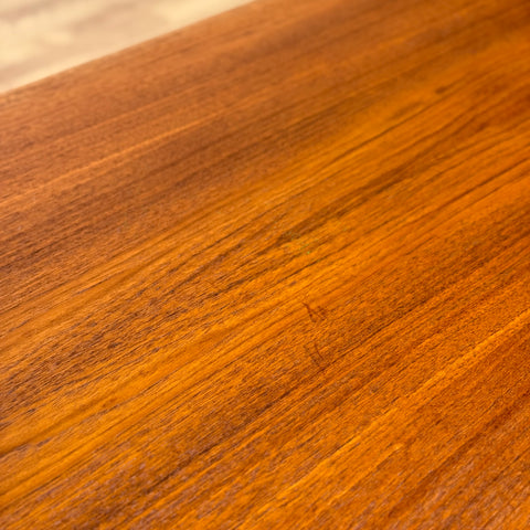 Coffee table in teak, 1950s-60s, Denmark - Beyo Vintage