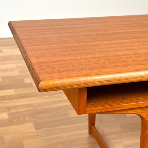 Coffee table in teak, 1950s-60s, Denmark - Beyo Vintage