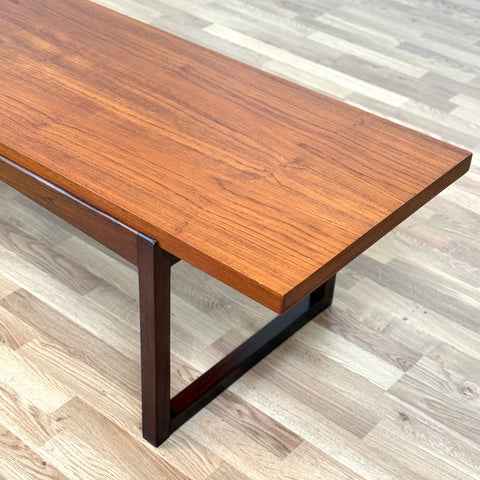 Coffee table in teak, 1950s-60s, Denmark - Beyo Vintage