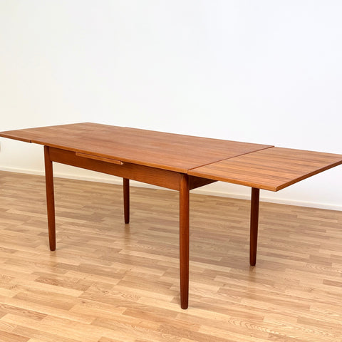 Dining table in teak, 1950s-60s, Denmark - Beyo Vintage