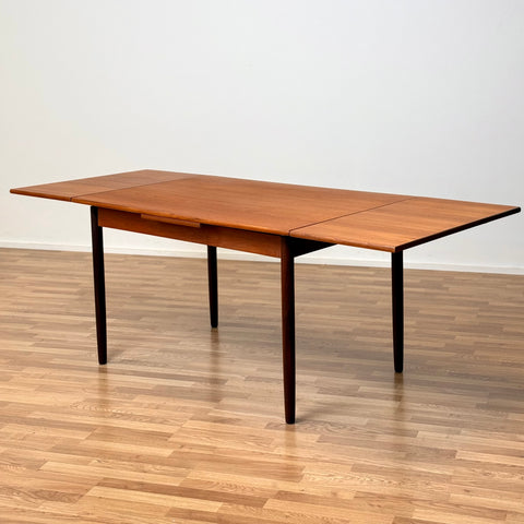 PRICE Dining table in teak, 1950s-60s, Denmark - Beyo Vintage