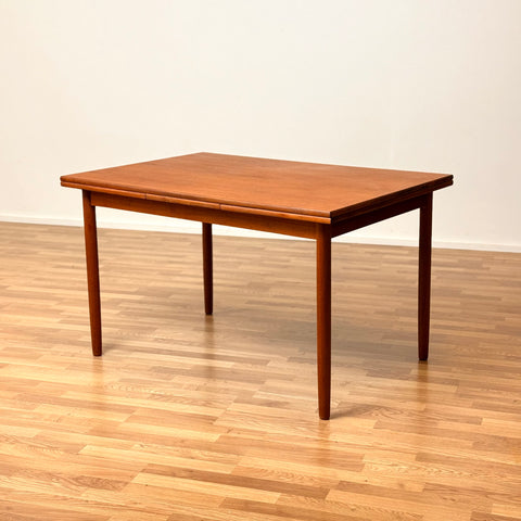 Dining table in teak, 1950s-60s, Denmark - Beyo Vintage
