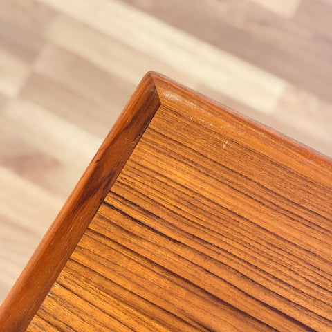 Dining table in teak, 1950s-60s, Denmark - Beyo Vintage