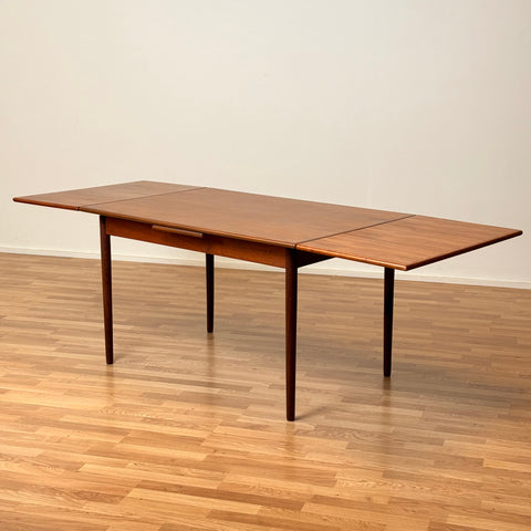 Dining table in teak, 1950s-60s, Denmark - Beyo Vintage
