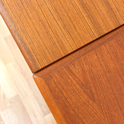 Dining table in teak, 1950s-60s, Denmark - Beyo Vintage
