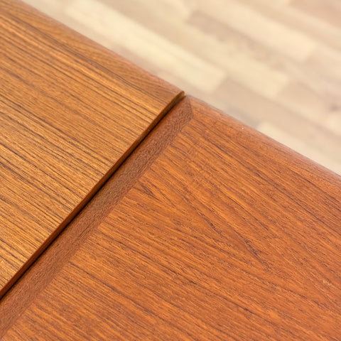 Dining table in teak, 1950s-60s, Denmark - Beyo Vintage