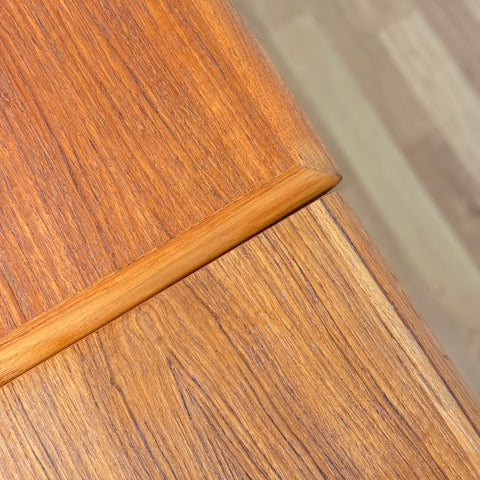 Dining table in teak, 1950s-60s, Denmark - Beyo Vintage