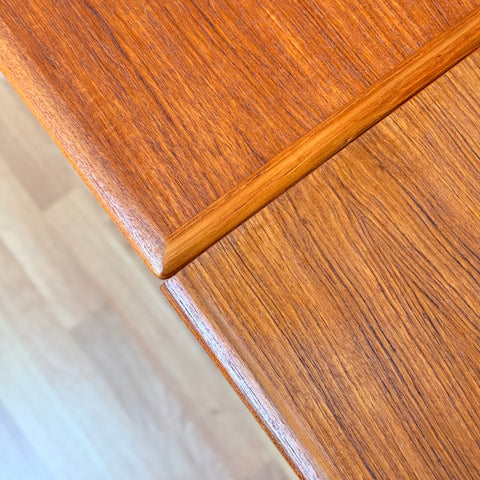 Dining table in teak, 1950s-60s, Denmark - Beyo Vintage