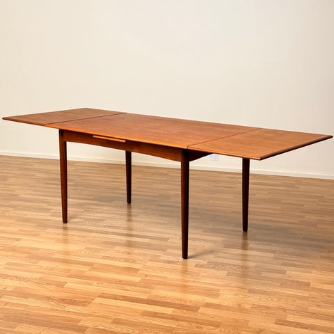 Dining table in teak, 1950s-60s, Denmark - Beyo Vintage