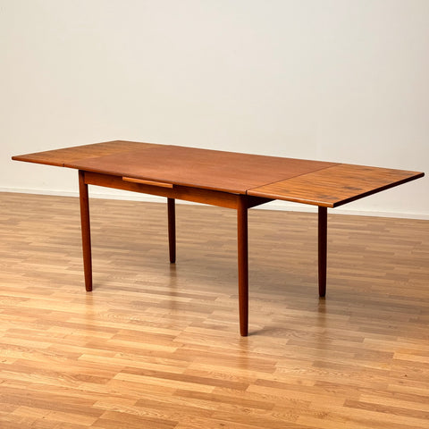Dining table in teak, 1950s-60s, Denmark - Beyo Vintage