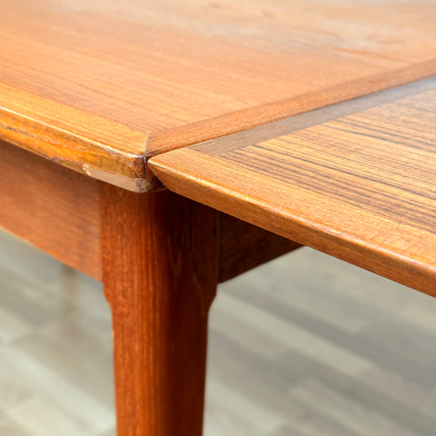 Danish dining table in teak