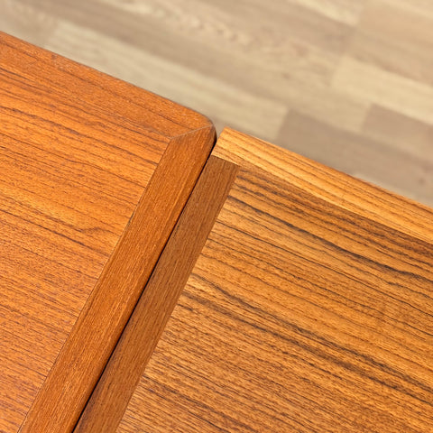 Danish dining table in teak