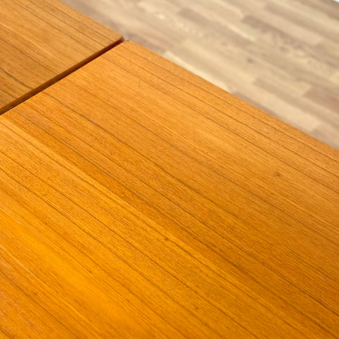 Dining table in teak and oak, 1950s-60s, Denmark - Beyo Vintage