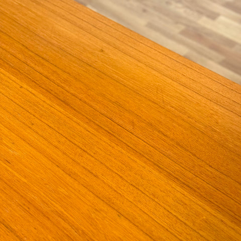 Dining table in teak and oak, 1950s-60s, Denmark - Beyo Vintage
