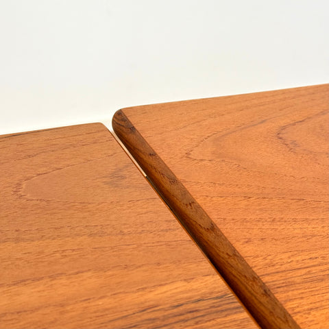 Dining table in teak & oak by EJ Møbler, 1950s-60s, Denmark - Beyo Vintage