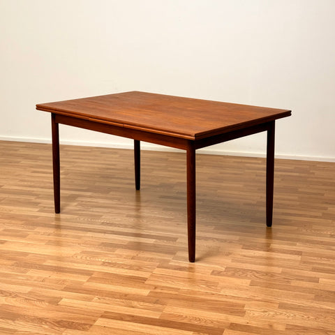 Danish dining table in teak with 2 extension boards