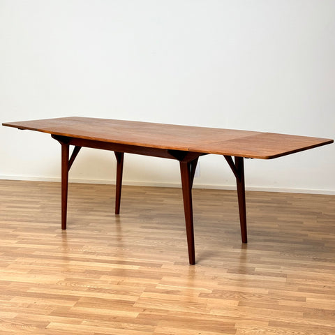 Dining table in teak with flip-flap extensions, 1950s-60s - Beyo Vintage