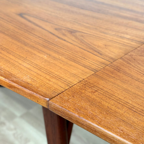 Dining table in teak with flip-flap extensions, 1950s-60s - Beyo Vintage