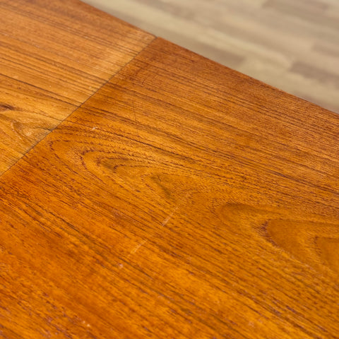Dining table in teak with flip-flap extensions, 1950s-60s - Beyo Vintage