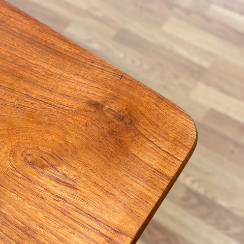 Dining table in teak with flip-flap extensions, 1950s-60s - Beyo Vintage
