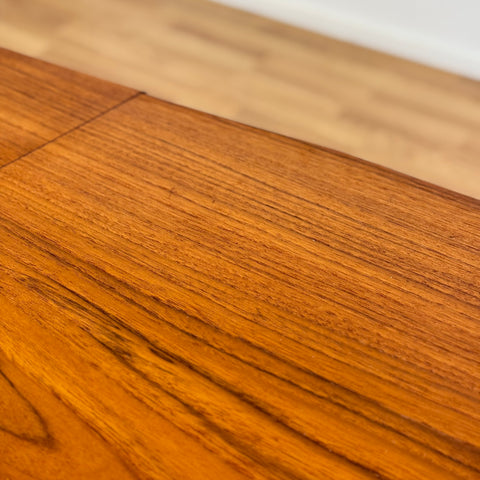 Dining table in teak with flip-flap extensions, 1950s-60s - Beyo Vintage