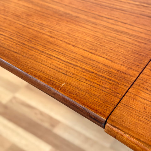 Dining table in teak with flip-flap extensions, 1950s-60s - Beyo Vintage