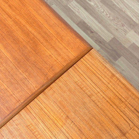 Danish dining table in teakwood