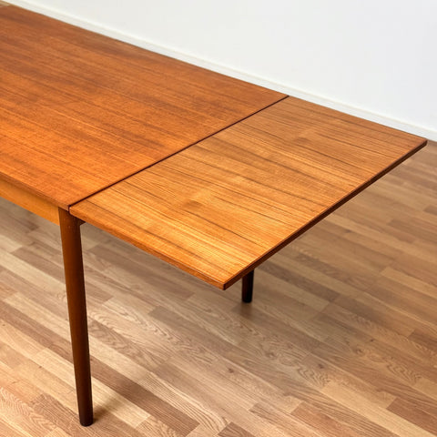 They are fixing :) PRICE Dining table with extensions in teak, 1950s-60s, Denmark - Beyo Vintage