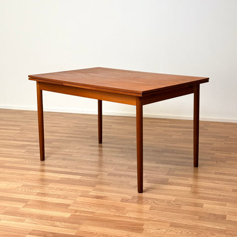 They are fixing :) PRICE Dining table with extensions in teak, 1950s-60s, Denmark - Beyo Vintage