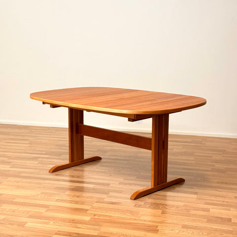 Danish oval dining table in cherry by Gangsø
