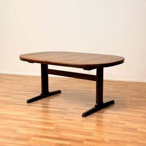 Danish oval dining table in oak by Farstrup