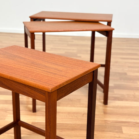 Set of 3 nest of tables in teak, 1950s-60s Denmark - Beyo Vintage