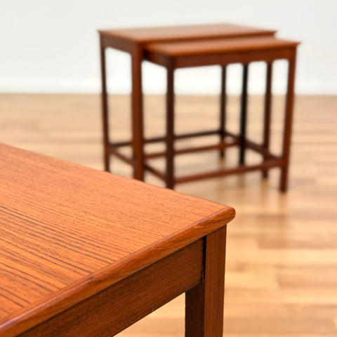 Set of 3 nest of tables in teak, 1950s-60s Denmark - Beyo Vintage