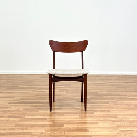 Set of 8 dining chairs in teak by Schionning and Elgaard, 1950s-60s, Denmark - Beyo Vintage