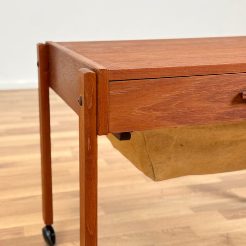 Side table in teak, 1950s-60s, Denmark - Beyo Vintage