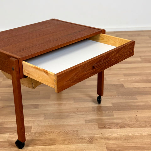 Side table in teak, 1950s-60s, Denmark - Beyo Vintage