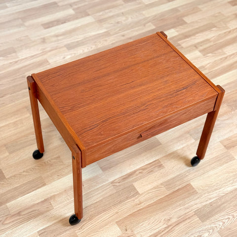 Side table in teak, 1950s-60s, Denmark - Beyo Vintage