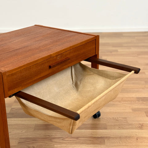 Side table in teak, 1950s-60s, Denmark - Beyo Vintage