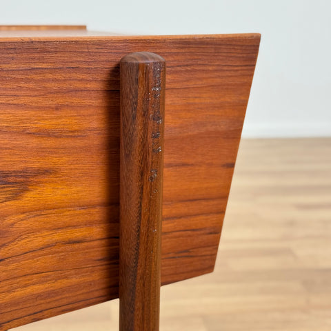 Side table / Sewing table in teak, 1950s-60s, Denmark - Beyo Vintage