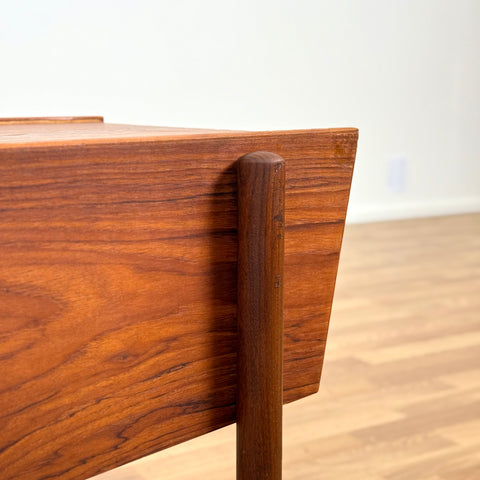 Side table / Sewing table in teak, 1950s-60s, Denmark - Beyo Vintage