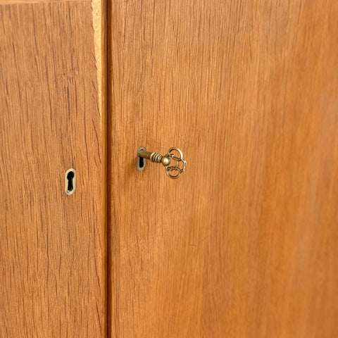 Sideboard in oak,ca 1970s, Denmark - Beyo Vintage