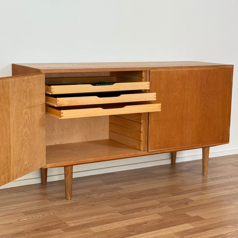 Sideboard in oak by Poul Hundevad, 1950s-60s, Denmark - Beyo Vintage