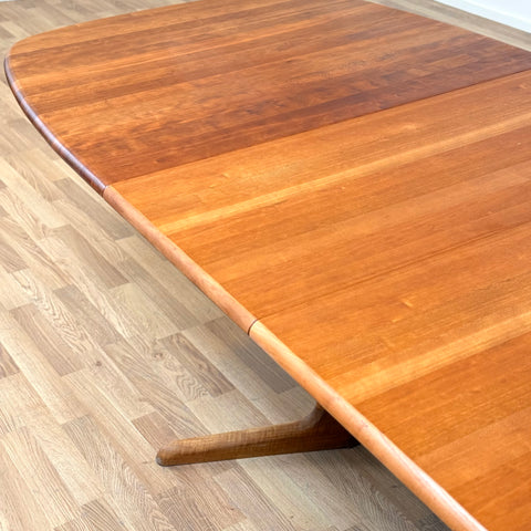 Dining table in cherry by Skovby Møbelfabrik, Model 75, ca. 1980s, Denmark - Beyo Vintage