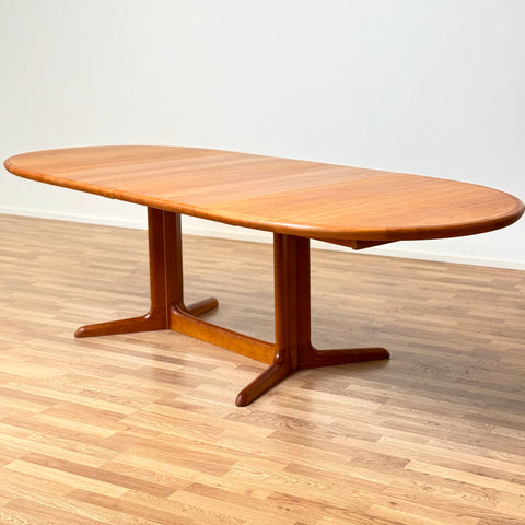 Dining table in cherry wood, 1970s, Denmark - Beyo Vintage