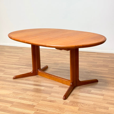Dining table in cherry wood, 1970s, Denmark - Beyo Vintage