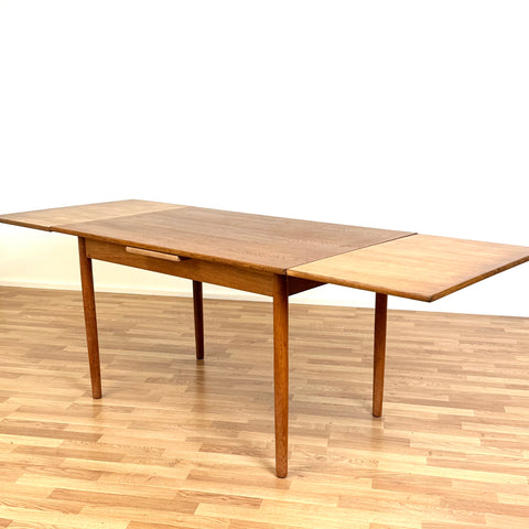 Dining table in oak, 1950s-60s, Denamark - Beyo Vintage