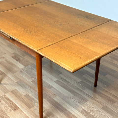 Dining table in oak, 1950s-60s, Denmark - Beyo Vintage