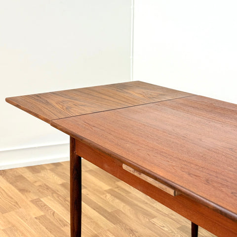 Dining table in teak, 1950s-60s, Denmark - Beyo Vintage
