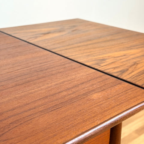 Dining table in teak, 1950s-60s, Denmark - Beyo Vintage