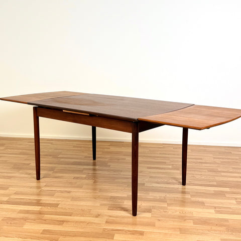 Dining table in teak, 1950s-60s, Denmark - Beyo Vintage